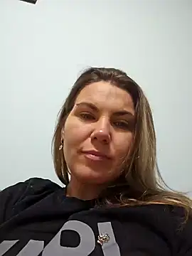 Snapshot of FeliciaKrige chatting on March 19, 2025, 10:31 pm FeliciaKrige online show from March 19, 2025, 10:31 pm