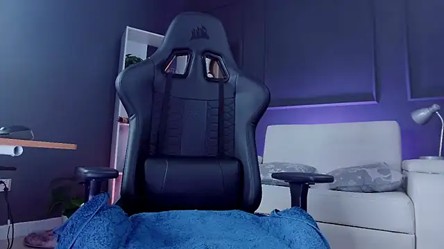 alessandro duty online show from November 23, 2025, 8:19 pm