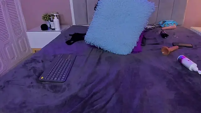 chantall1375 online show from March 1, 2025, 1:53 am