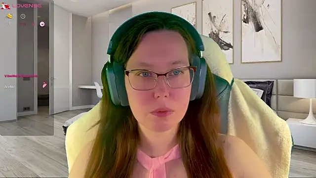 Snapshot of Victoria_Romans chatting on October 18, 2025, 10:12 pm Victoria Romans online show from October 18, 2025, 10:12 pm