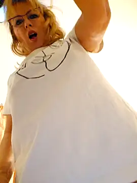 elacoquette online show from March 22, 2026, 5:21 am