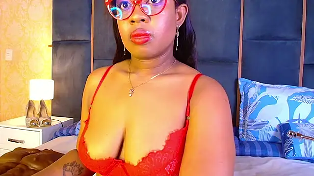 Snapshot of CaseyMoon chatting on December 3, 2025, 12:26 pm CaseyMoon online show from December 3, 2025, 12:26 pm