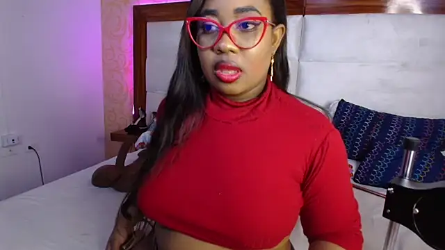 Snapshot of CaseyMoon chatting on March 19, 2025, 12:34 pm CaseyMoon online show from March 19, 2025, 12:34 pm