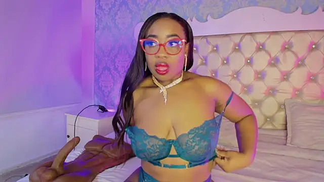 Snapshot of CaseyMoon chatting on January 12, 2026, 12:45 pm CaseyMoon online show from January 12, 2026, 12:45 pm