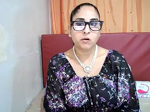 Snapshot of Indiankushy chatting on October 10, 2025, 4:52 pm Indiankushy online show from October 10, 2025, 4:52 pm