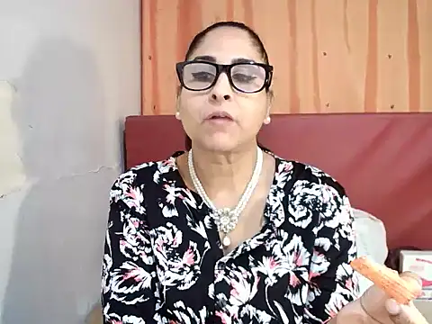 Snapshot of Indiankushy chatting on September 12, 2025, 4:40 pm Indiankushy online show from September 12, 2025, 4:40 pm