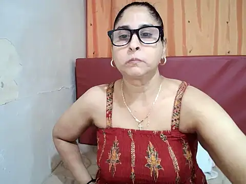 Snapshot of Indiankushy chatting on November 5, 2025, 4:32 pm Indiankushy online show from November 5, 2025, 4:32 pm