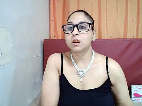 Snapshot of Indiankushy chatting on October 1, 2025, 4:33 pm Indiankushy online show from October 1, 2025, 4:33 pm