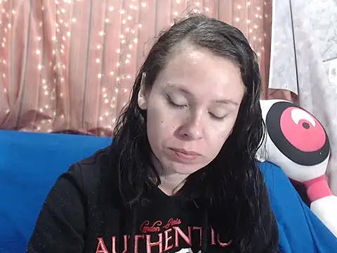 Venusluxodomme online show from March 11, 2026, 7:08 pm