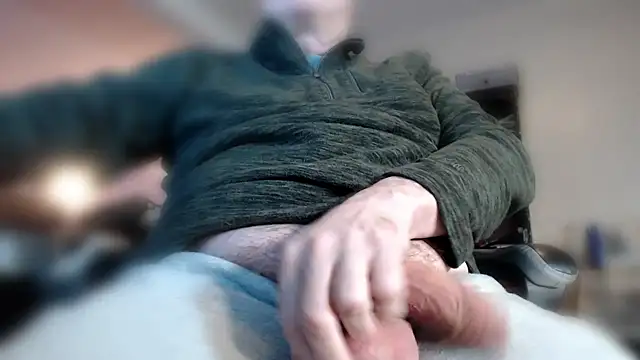 Snapshot of uk_dave_43 chatting on February 8, 2026, 9:12 pm uk dave 43 online show from February 8, 2026, 9:12 pm