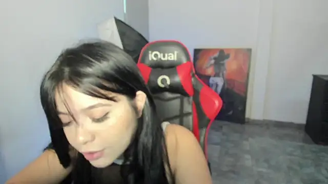 kiarafonseca  online show from September 29, 2025, 3:46 am