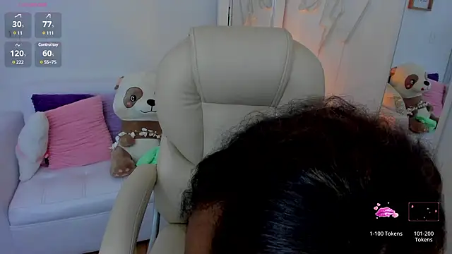 zobe love online show from March 7, 2025, 9:06 pm