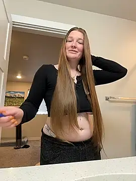 PussiesnCream  online show from November 17, 2025, 4:44 pm