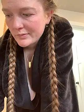 PussiesnCream  online show from April 23, 2026, 4:19 pm