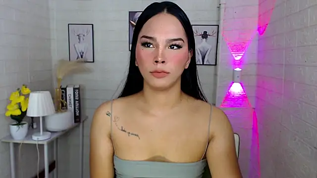 urnaughtydolly69 online show from October 21, 2025, 11:20 am