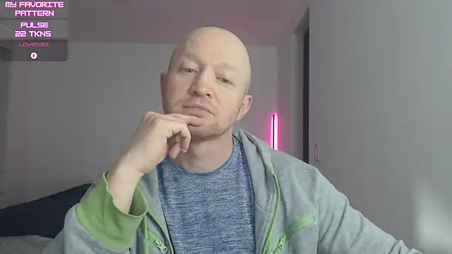 kevintyler69 online show from April 10, 2026, 1:45 am