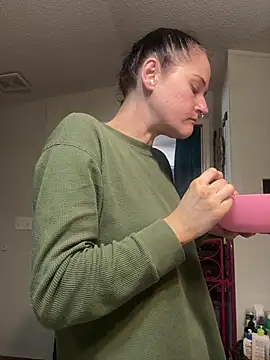 lolabunny9 online show from February 27, 2025, 2:43 pm