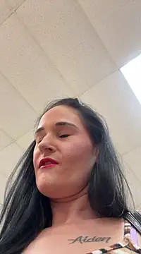 lolabunny9 online show from March 20, 2025, 4:09 pm