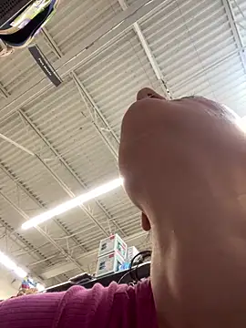 lolabunny9 online show from February 26, 2025, 6:04 pm