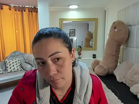 gaby trent online show from November 10, 2025, 1:27 pm