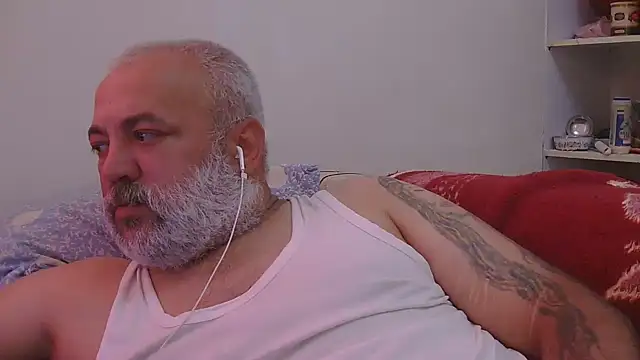 Snapshot of husoizmir chatting on June 8, 2026, 12:38 pm husoizmir online show from June 8, 2026, 12:38 pm