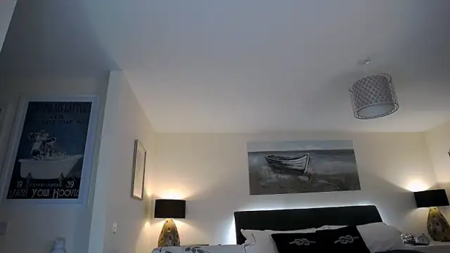 Snapshot of AlbanyWhite chatting on February 9, 2026, 6:11 am AlbanyWhite online show from February 9, 2026, 6:11 am