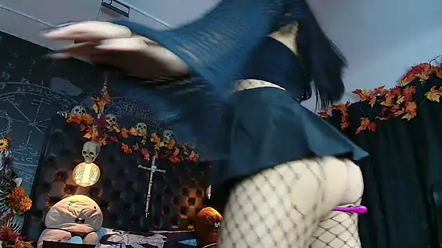 Snapshot of AlexHoe_ chatting on September 30, 2025, 6:47 pm AlexHoe online show from September 30, 2025, 6:47 pm