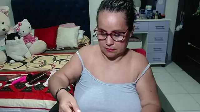 Snapshot of pervert_mommy_ chatting on November 18, 2025, 9:56 am pervert mommy online show from November 18, 2025, 9:56 am