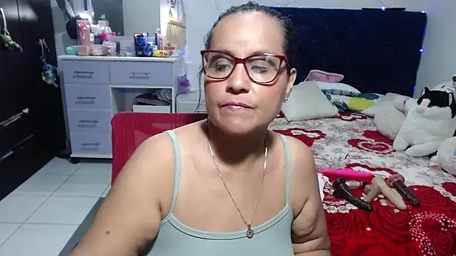 pervert mommy  online show from May 26, 2026, 10:35 am