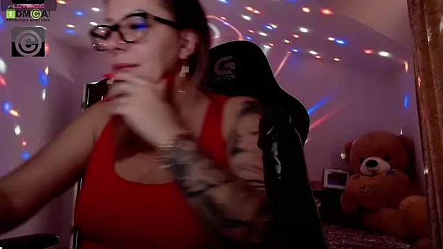 SonyaDevon online show from October 13, 2025, 6:59 am