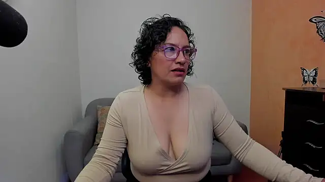 scarlet wet online show from June 4, 2026, 11:31 pm