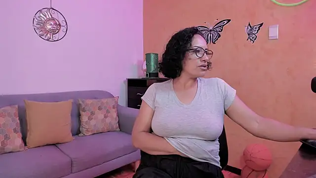 scarlet wet online show from November 18, 2025, 12:37 am