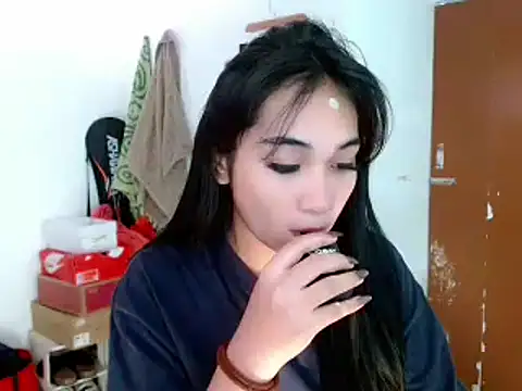 SweetLilly 18 online show from February 18, 2025, 5:09 am