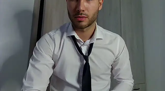 Justynn1 online show from February 28, 2025, 5:37 am