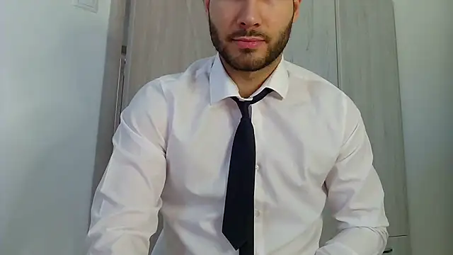 Justynn1 online show from March 19, 2025, 5:41 am