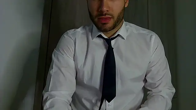 Justynn1 online show from October 30, 2025, 10:17 pm