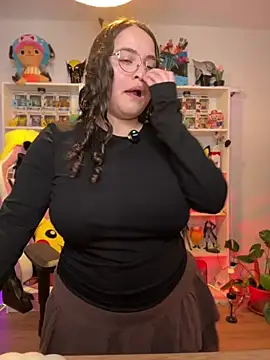 Snapshot of Sweet_sully__ chatting on March 1, 2026, 9:20 am Sweet sully online show from March 1, 2026, 9:20 am