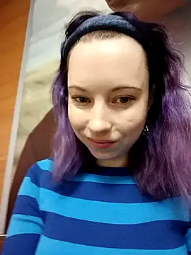 Snapshot of Frost_foxy chatting on February 22, 2025, 5:34 am Frost foxy online show from February 22, 2025, 5:34 am