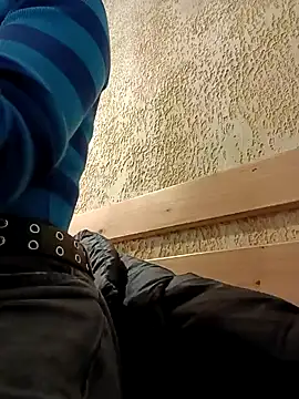 Snapshot of Frost_foxy chatting on February 16, 2025, 5:59 am Frost foxy online show from February 16, 2025, 5:59 am