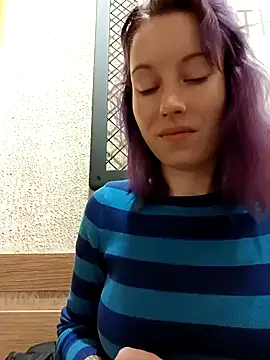 Snapshot of Frost_foxy chatting on February 24, 2025, 7:33 am Frost foxy online show from February 24, 2025, 7:33 am