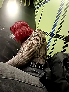 Snapshot of Frost_foxy chatting on March 4, 2025, 5:32 am Frost foxy online show from March 4, 2025, 5:32 am