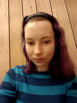 Snapshot of Frost_foxy chatting on February 13, 2025, 6:09 am Frost foxy online show from February 13, 2025, 6:09 am