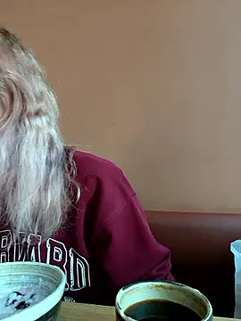 Snapshot of Frost_foxy chatting on October 8, 2025, 2:35 am Frost foxy online show from October 8, 2025, 2:35 am