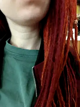 Snapshot of Frost_foxy chatting on September 27, 2025, 2:28 am Frost foxy online show from September 27, 2025, 2:28 am