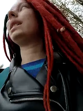 Snapshot of Frost_foxy chatting on September 25, 2025, 2:17 am Frost foxy online show from September 25, 2025, 2:17 am