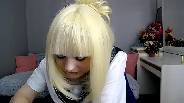 Estheri online show from February 18, 2026, 7:17 am