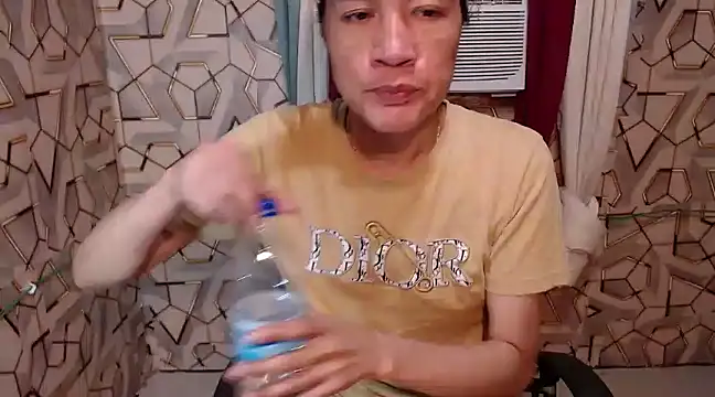 tshugecumxxx online show from January 1, 2025, 3:03 pm