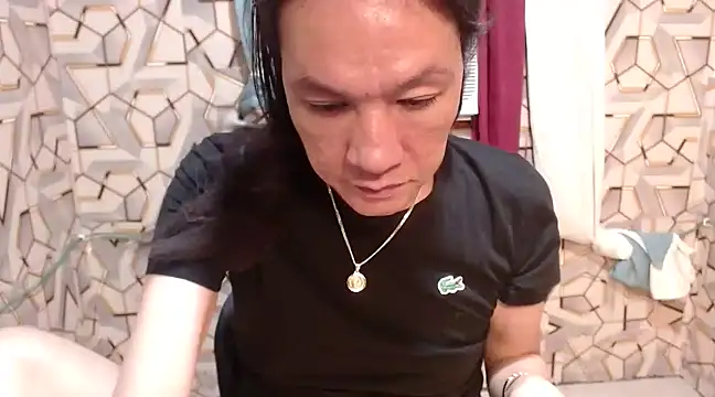 tshugecumxxx online show from March 6, 2025, 1:14 pm