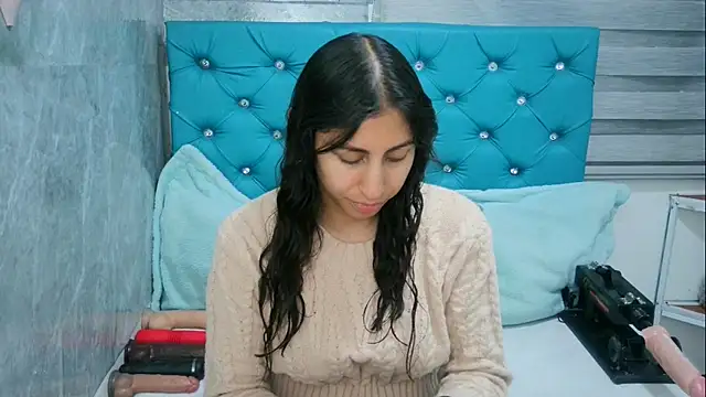 MAARYMOON online show from March 14, 2025, 11:34 am