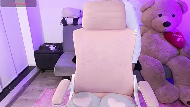 KuroChan420 online show from February 27, 2026, 2:34 am